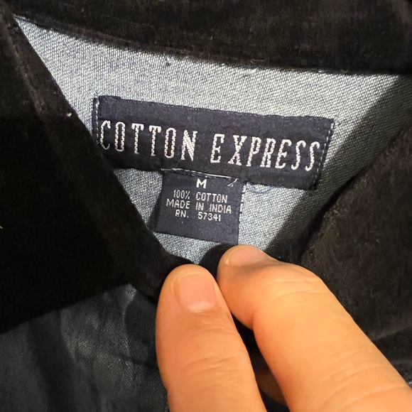 Beautiful lightweight denim long sleeved shirt with polyester collar, pockets ! - Picture 3 of 3